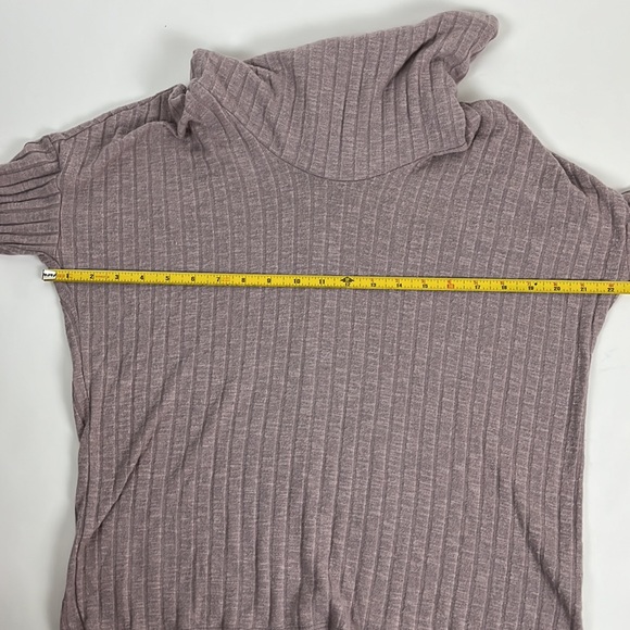 Green Envelope mauve cowl neck pull over long sleeve top - size small - Picture 7 of 8